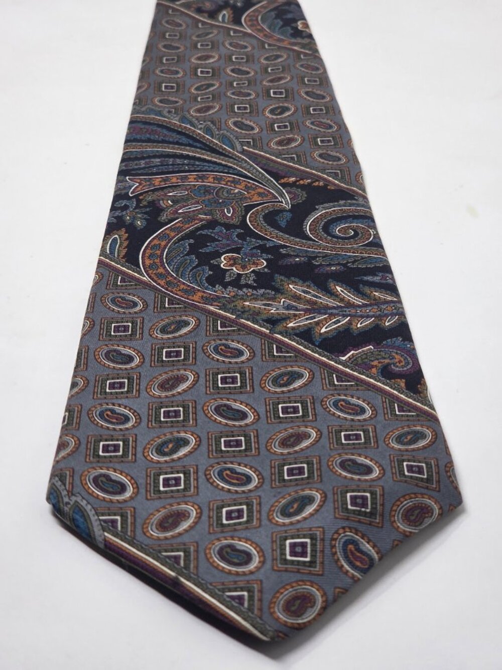Carlo Tomasini Mens All Silk Tie 58 Inch Gray Paisley Geometric Pattern